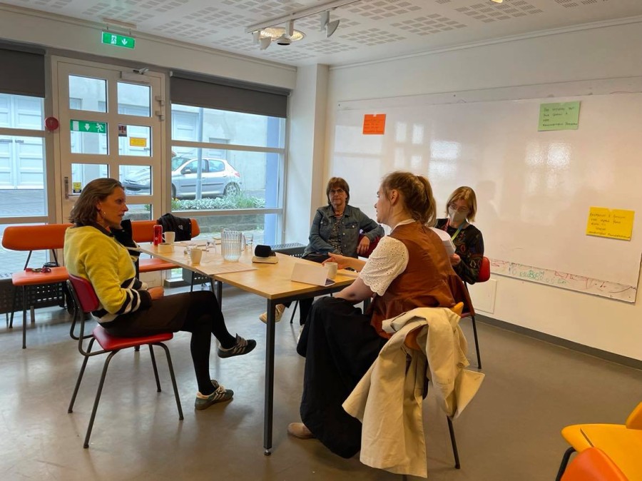 Hópur ræðir menningarstefnu