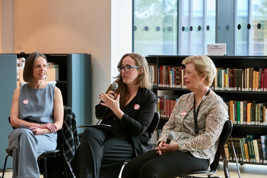 3 women on a panel