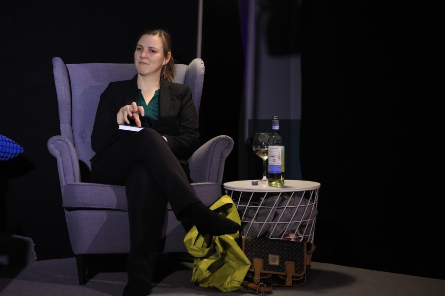 Úr leiksýningunni Móðir, kona, meyja eftir Sesselíu Ólafs Úr leiksýningunni Móðir, kona, meyja eftir Sesselíu Ólafs