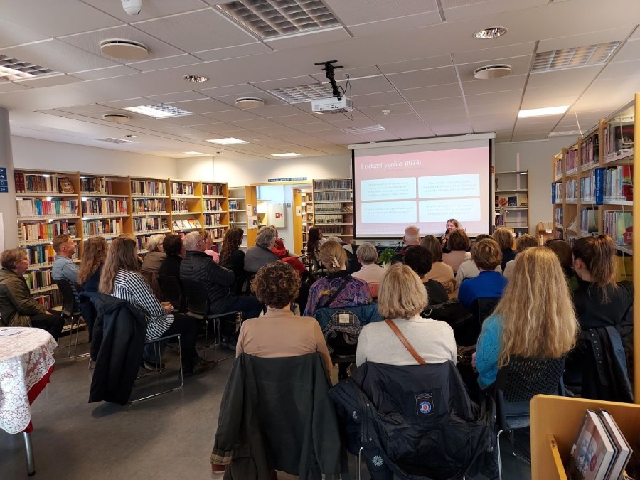 Á Svövustund í Bókasafni Hafnarfjarðar