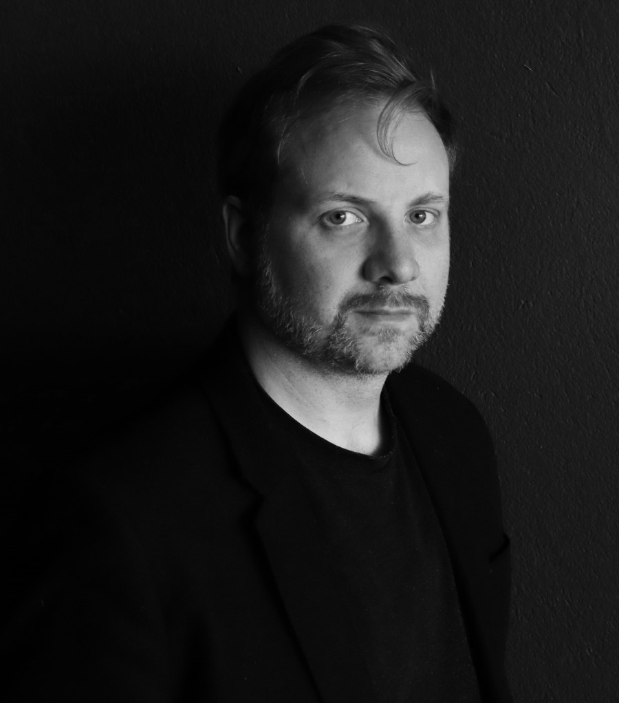 Fyrirlestur Emils verður haldinn mánudaginn 3. nóvember á Borgarbókasafninu í Spönginni kl. 16:30. Emil Hjörvar Petersen mun halda fyrirlestur um hrollvekjur og hrollvekjuskrif.
