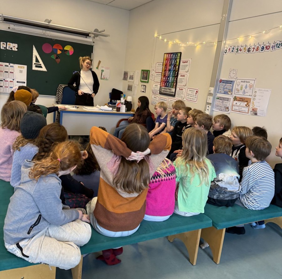 Nemendur í Vesturbæjarskóla í ritsmiðju