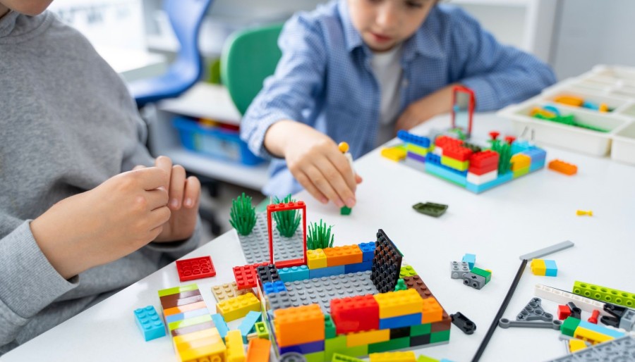Let's build together with LEGO