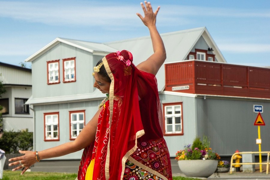 Danssmiðja Söguhrings kvenna Maxine Hagan dansar