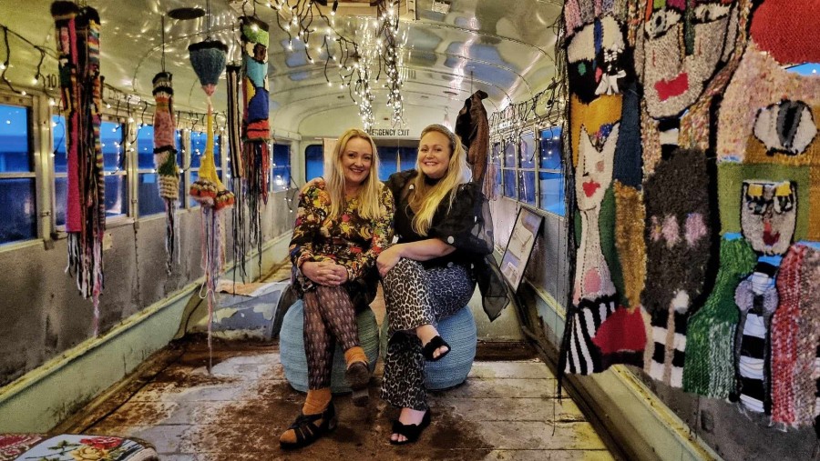 Hildigunnur Sigurðardóttir og Hrafnhildur Gísladóttir hjá Textíl Barnum 