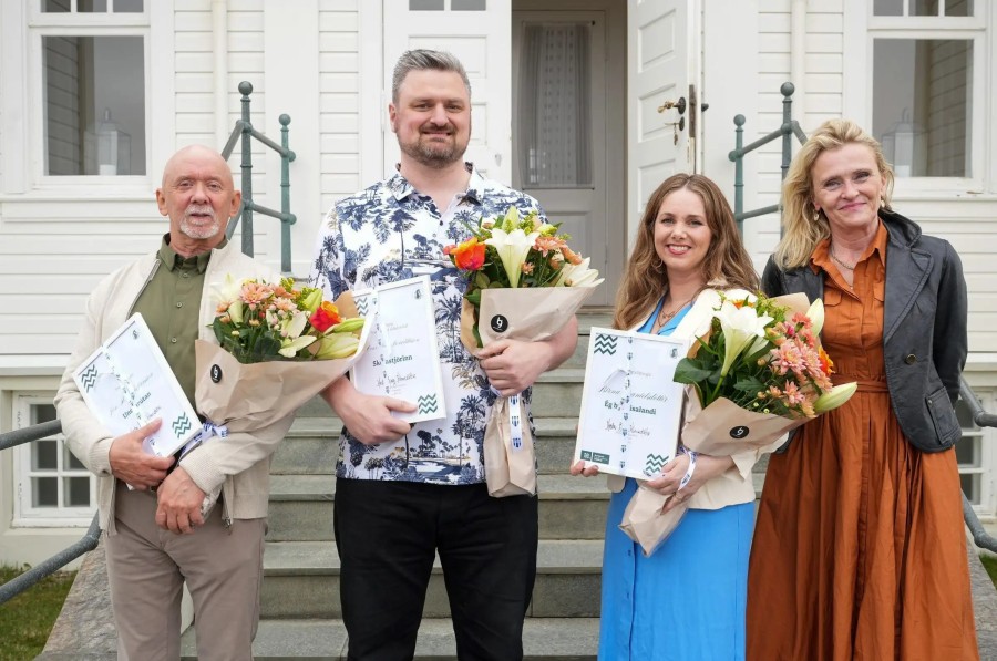 Verðlaunahafar Barnabókaverðlauna Reykjavíkurborgar. Jón St. Kristjánsson, Salvar Þór Sigurðarson (sem tók við verðlaunum fyrir Ævar Þór Benediktsson), Birna Daníelsdóttir og Heiða Björg Hilmisdóttir borgarstjóri.