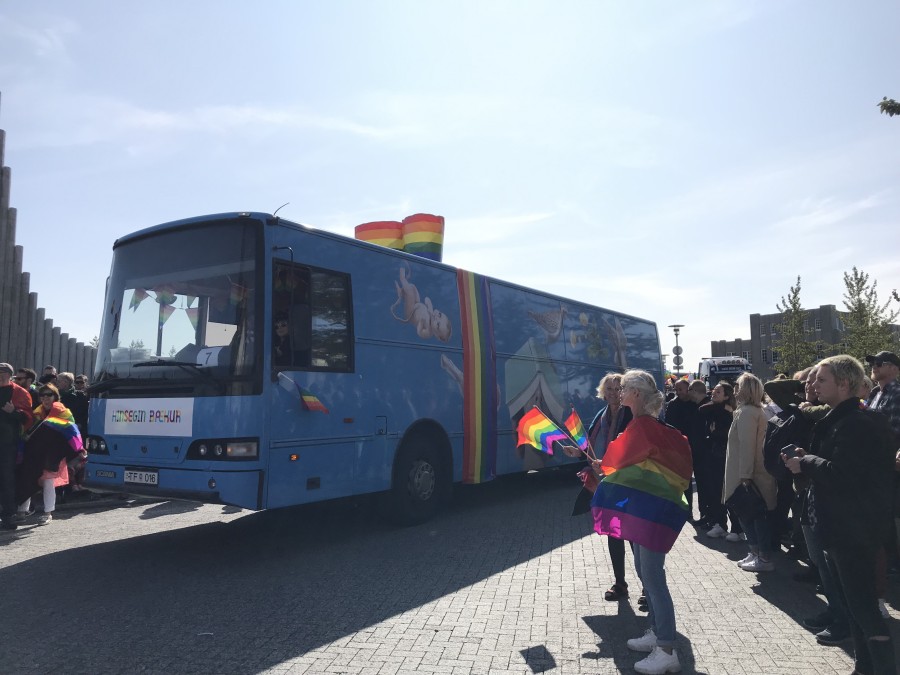 bókabíllinn í pride göngunni