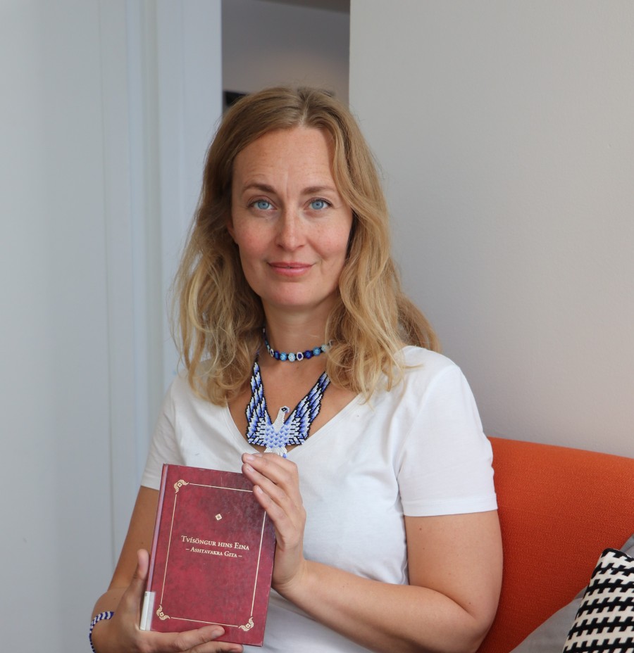 Lesandi Vikunnar Er Helga Arnardottir Reykjavik City Library