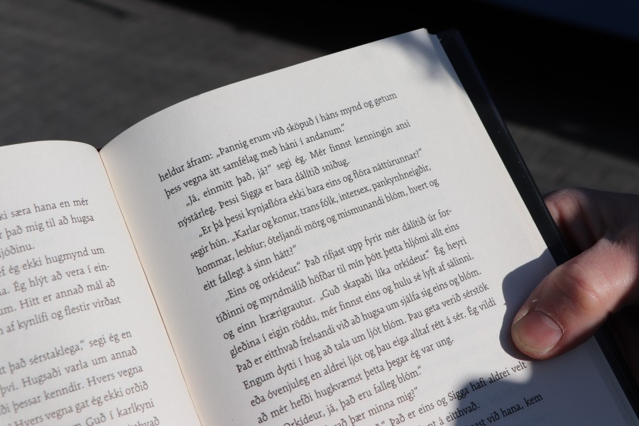 Texti í bókinni Að eilífu ástin