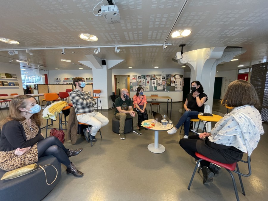 Hópur ræðir stöðu innflytjenda